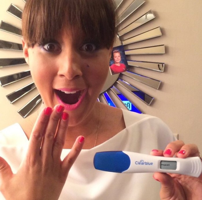 Tamera-Mowry-Housley-pregnant-1-700x694